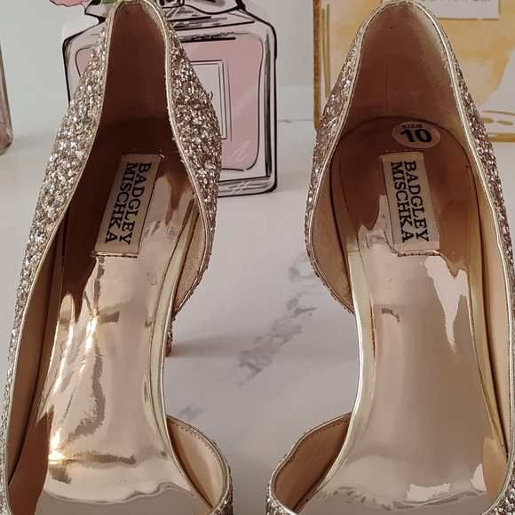 EUC Badgley Mischka Heels - Women's Gold Glitter Pointed-Toe Pumps - Picture 7 of 9
